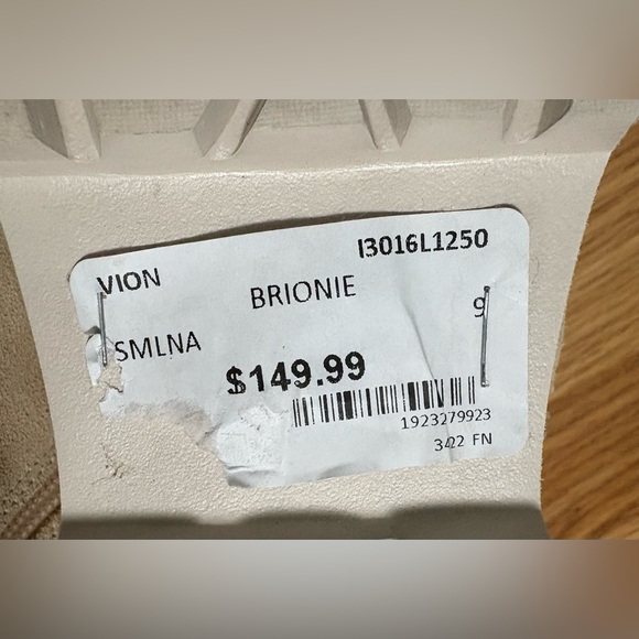 Vionic Cream Ankle Boots - Picture 4 of 6